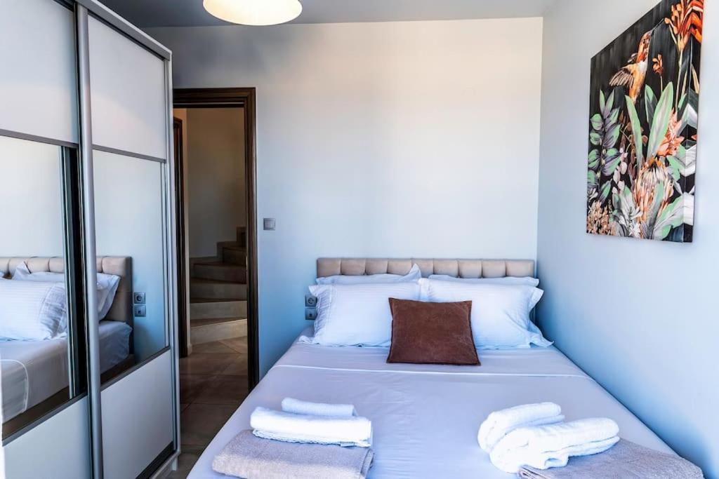 Zefyros Suite , Seafront Retreat ! Panormos  Екстер'єр фото