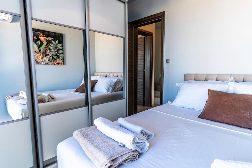 Zefyros Suite , Seafront Retreat ! Panormos  Екстер'єр фото
